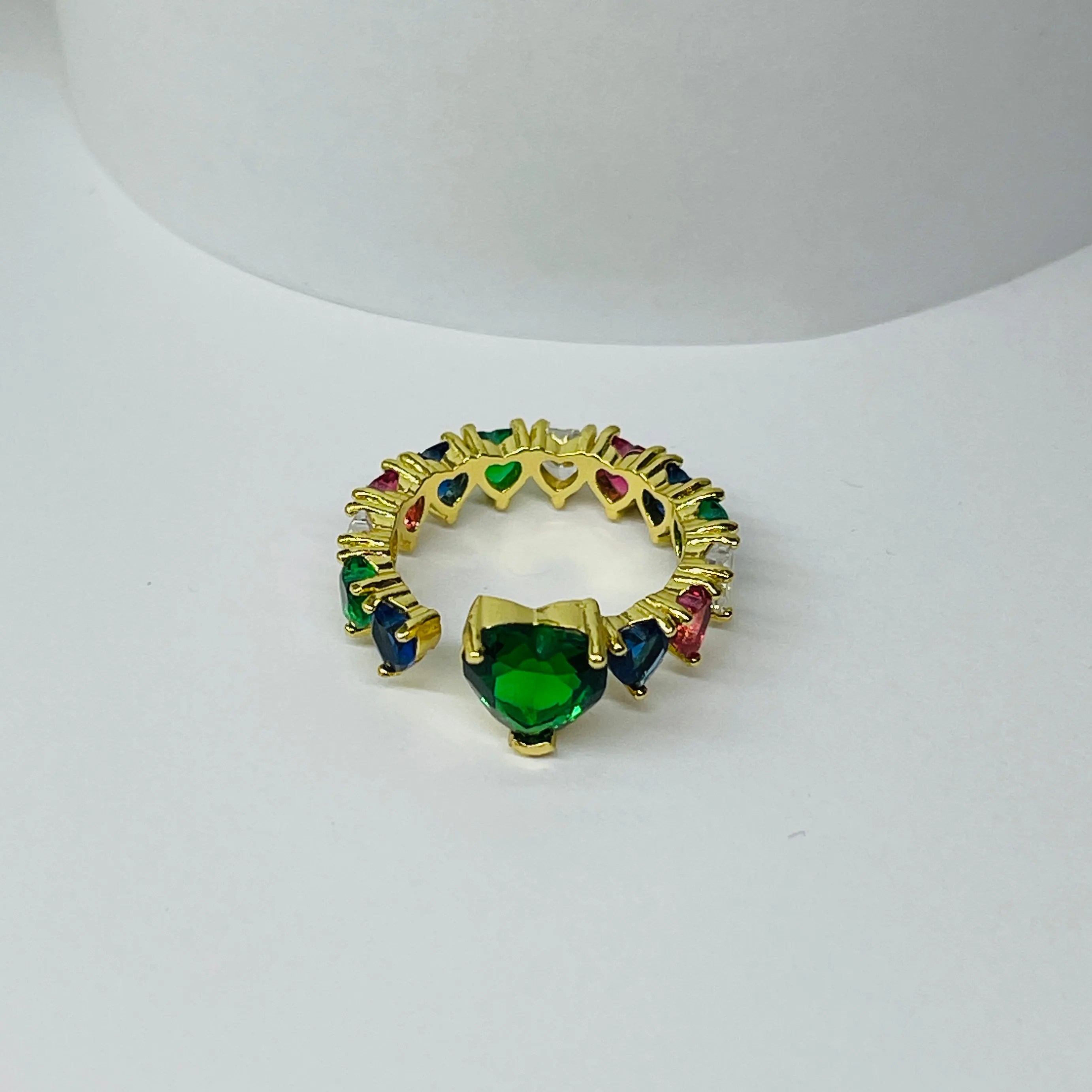 Anello con pietra verde