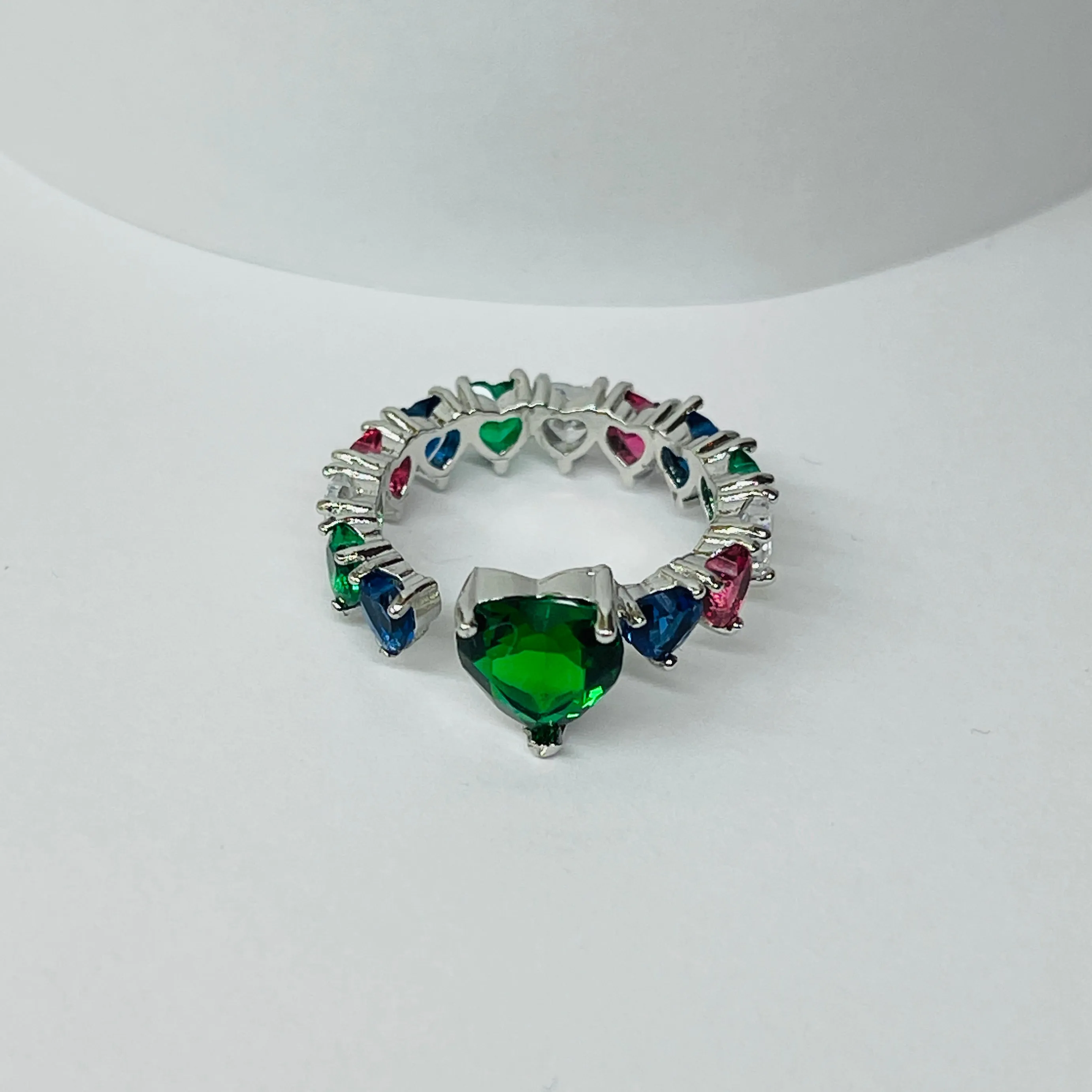 Anello con pietra verde