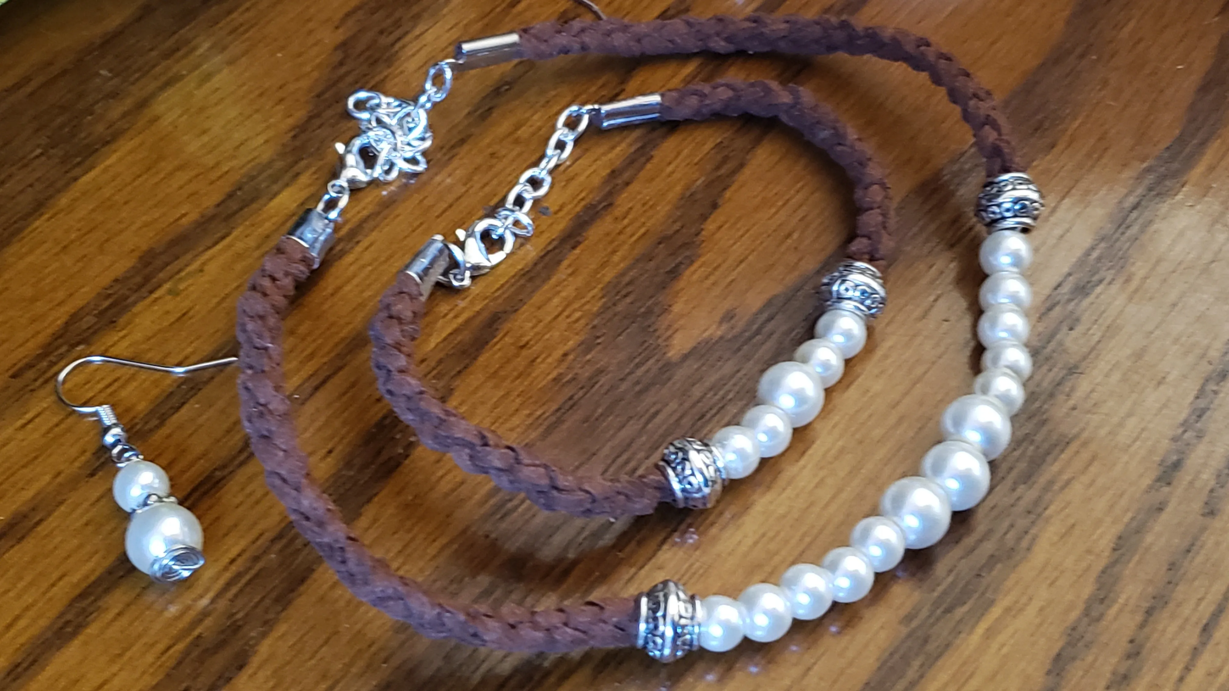 Glass Pearls & Brown Leather Set. Choker, Bracelet & Earrings. Fully adjustable with Lobster Claw Clasps.