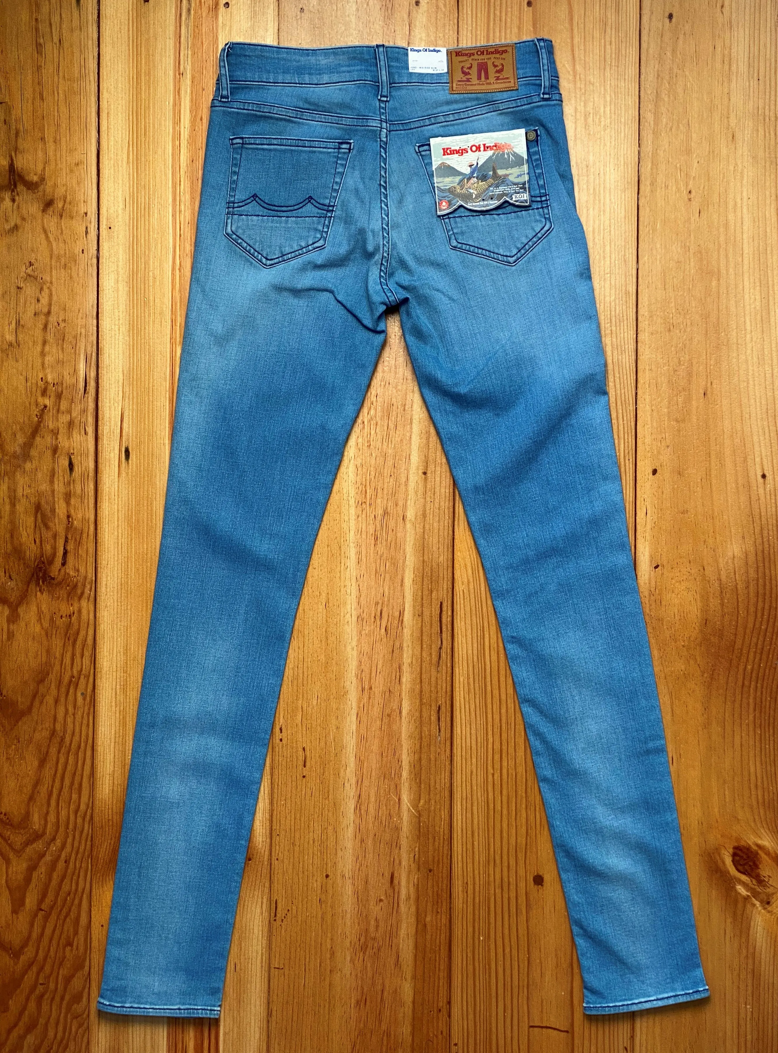 Juno Ice Blue Worn